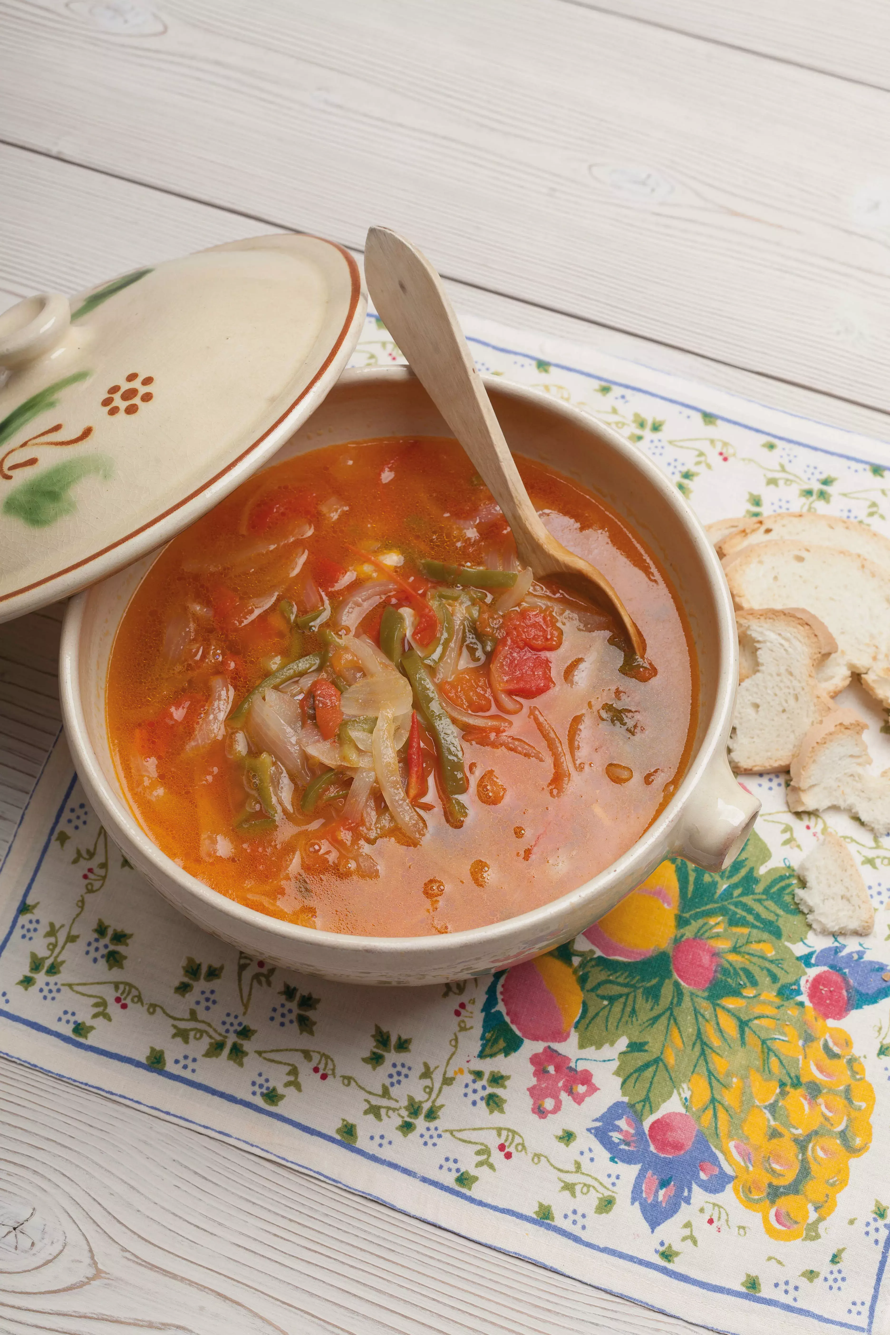 Image of Oliaigua (local warm tomato soup)